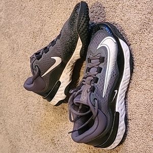 Nike Mens Alpha Hurricane Turf Shoes Size 8.5